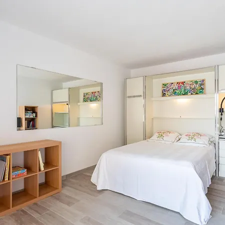 Port De La Gavine I-3 By Interhome