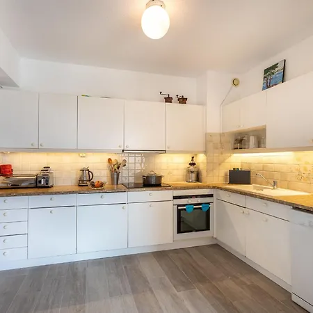 아파트 Port De La Gavine I-3 By Interhome 히에레