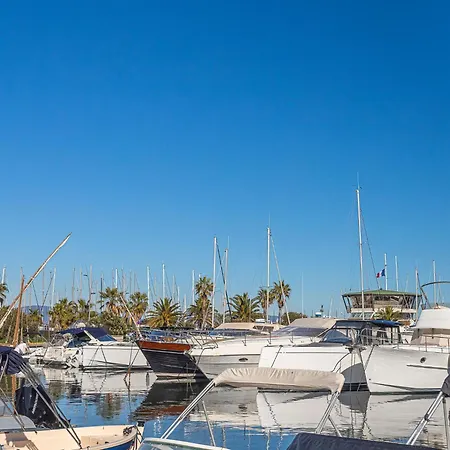 아파트 Port De La Gavine I-3 By Interhome 히에레