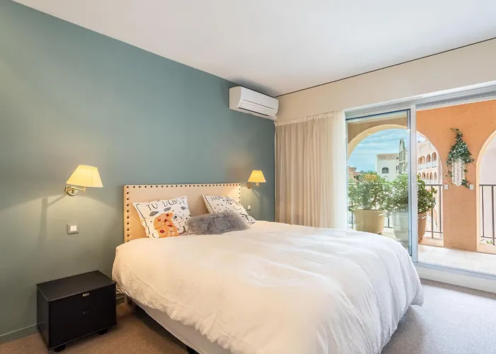 Appartement Port De La Gavine I-3 By Interhome